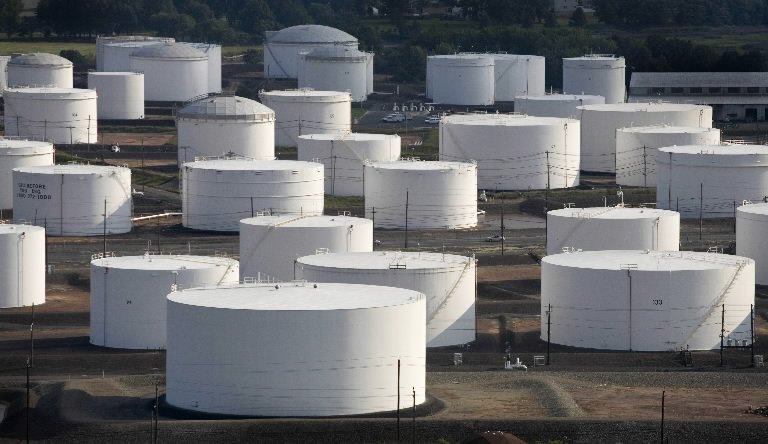 U.S. Oil Inventories Rise Again as Crude Prices Hold Near Recent Lows