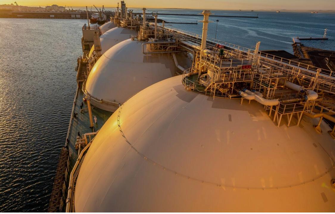 Atlantic LNG Spot Rates Top $200,000/Day as Qatar Halt and Hormuz Crisis Roil Shipping
