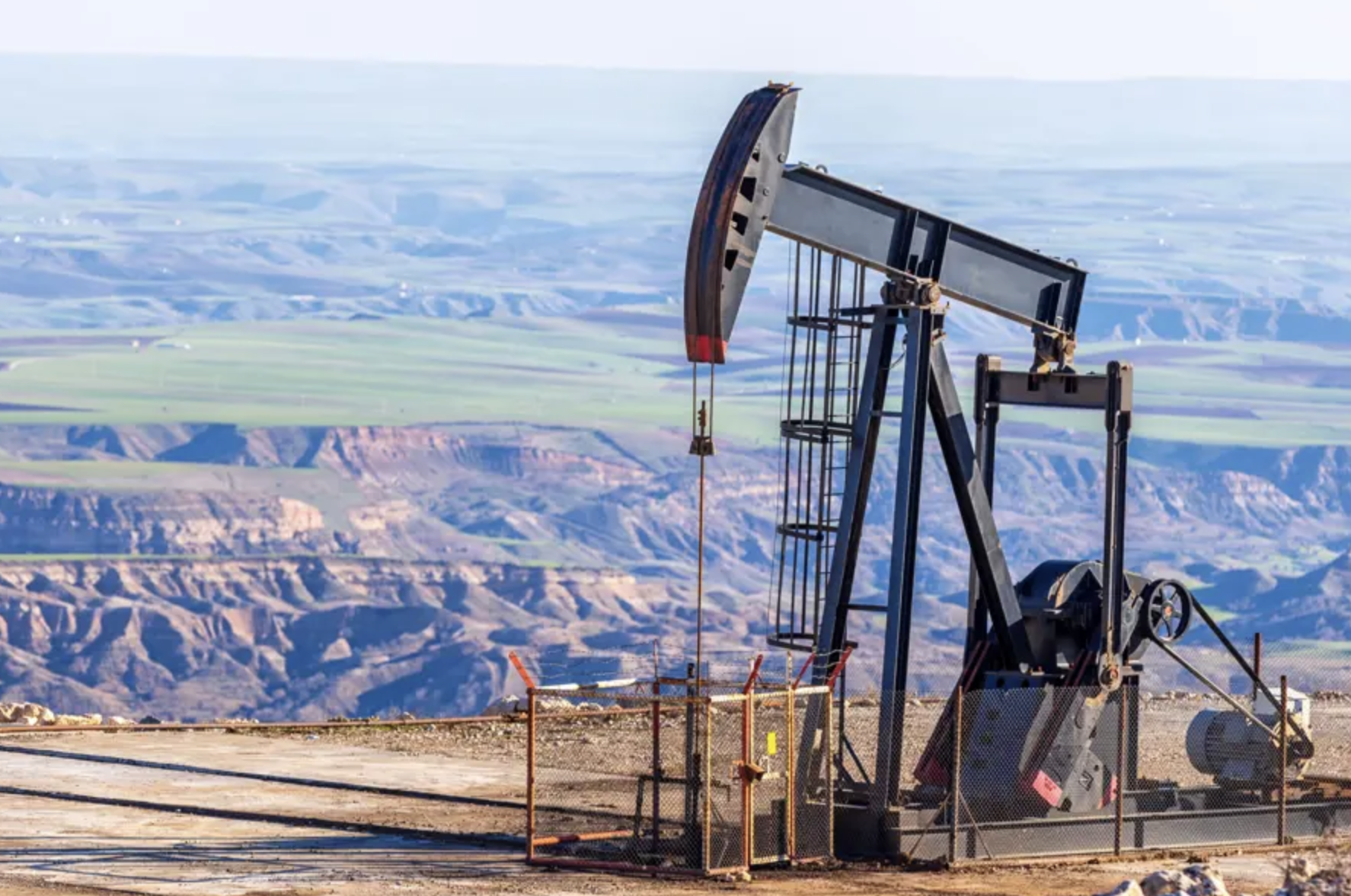 US Moves to Reinstate Full Sanctions on Russian Oil as Market Conditions Stabilize