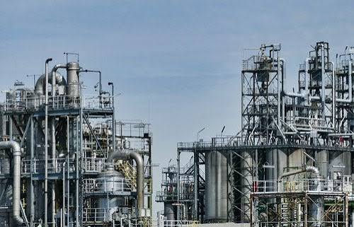 Chinese Refiners Slash Saudi Crude Purchases for August